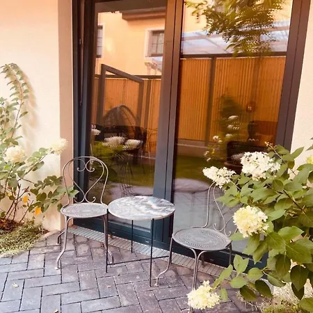 One Business 1 Apartament *